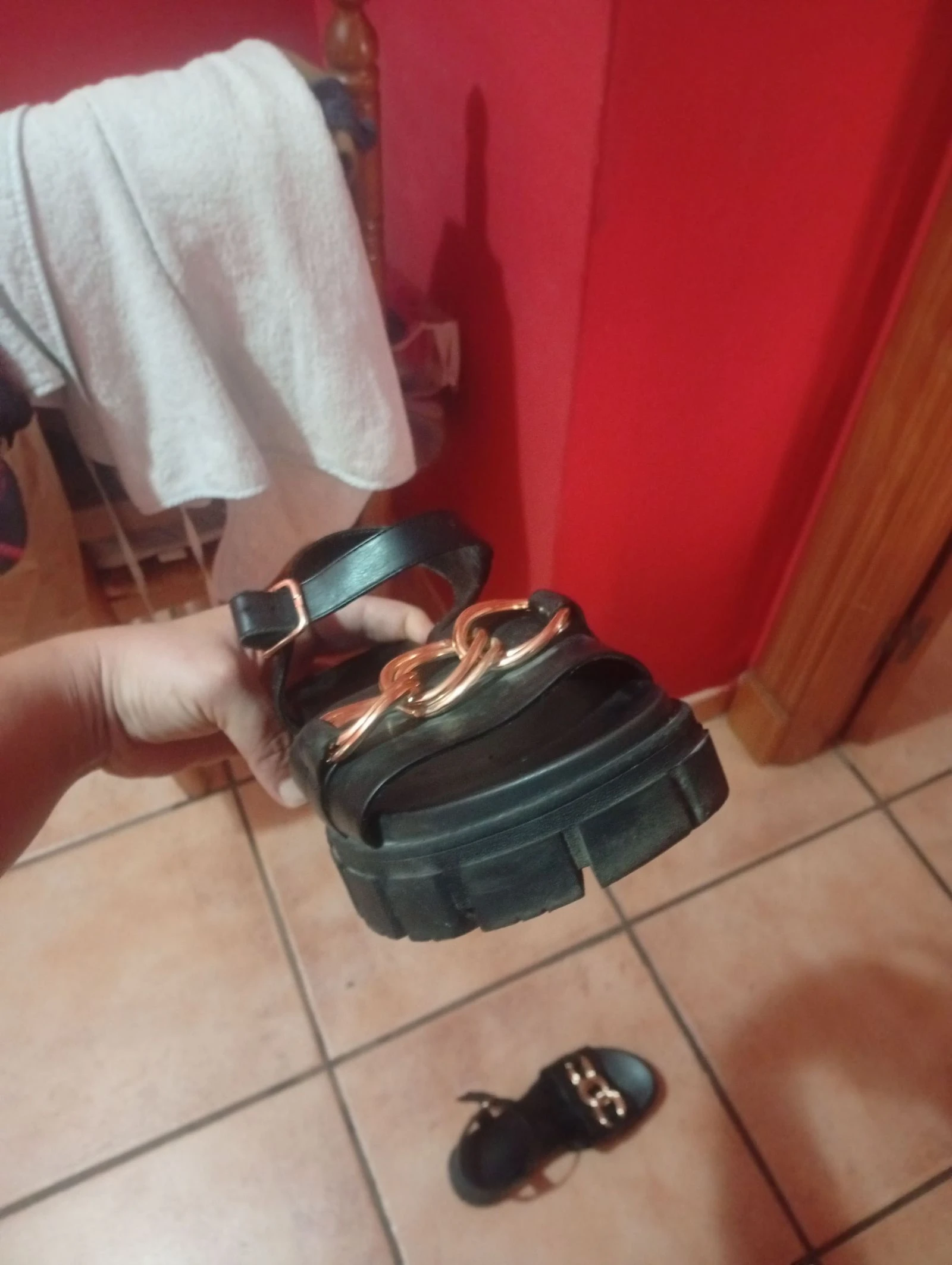 Black and gold sandals – photo 5